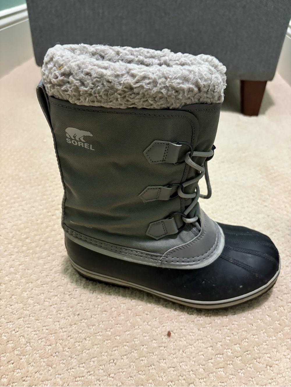Kids snow shoes